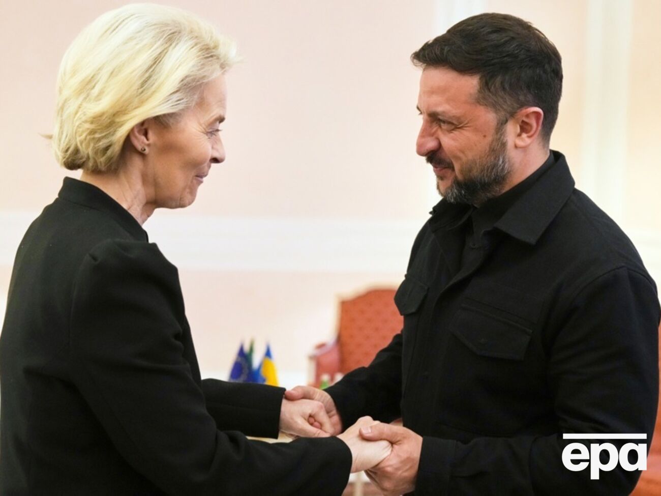 В разговоре с фон дер Ляйен Зеленский отметил важность давления на основные секторы российской экономики для достижения мира в Украине