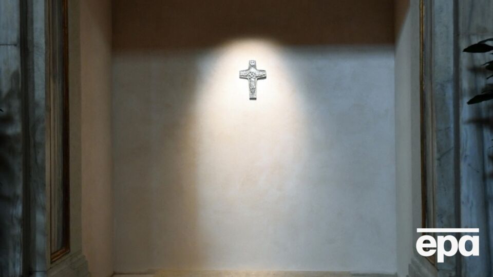 В Ватикане показали, как выглядит гробница Франциска