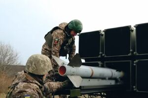 Первые системы NASAMS прибыли в Украину осенью 2022 года