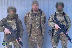 42-річний контрактник діяв разом із 24-річною дружиною