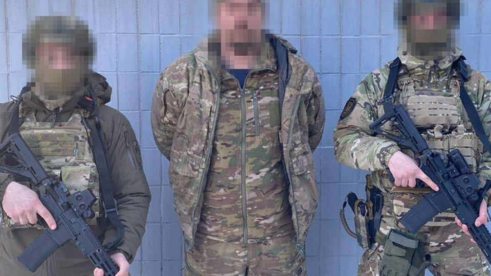 42-річний контрактник діяв разом із 24-річною дружиною