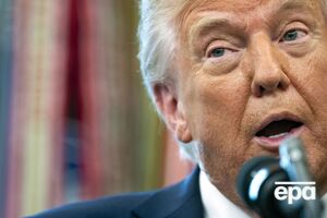 В статье говорится, что после встречи Трампа (на фото) и Зеленского в Ватикане Белый дом все настойчивее предлагает Украине "согласиться на мирный план и отдать как минимум пятую часть своей территории"