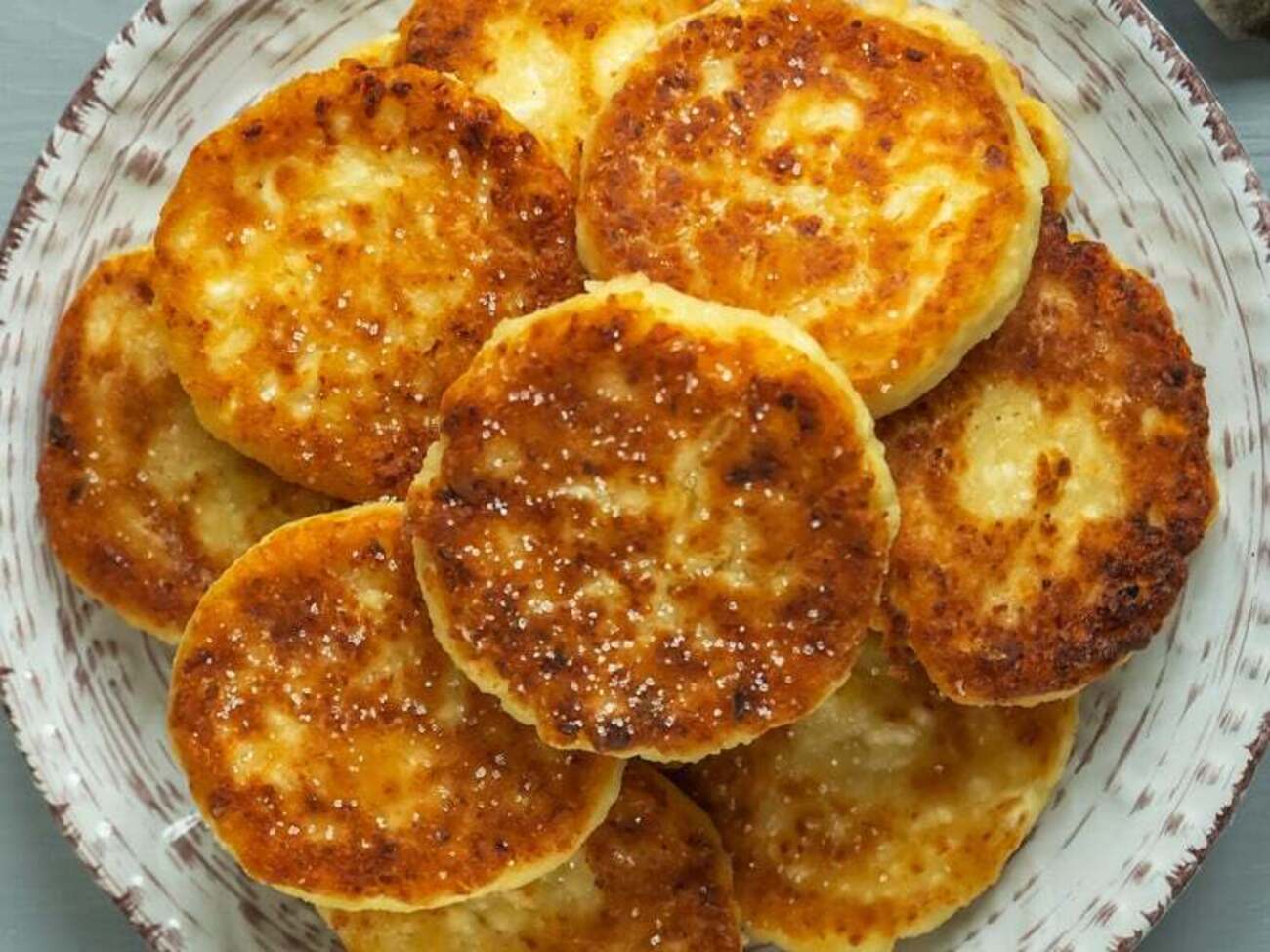 Для сырников используйте творог жирностью 9%