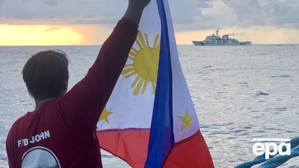 Китай и Филиппины спорят из-за рифа