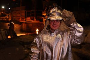 Комаров під час зйомок працював вантажником і горновим доменної печі