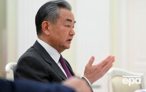 Ван И сказал, что при нынешней турбулентности в мире страны БРИКС должны взять на себя инициативу и стать положительной и конструктивной силой