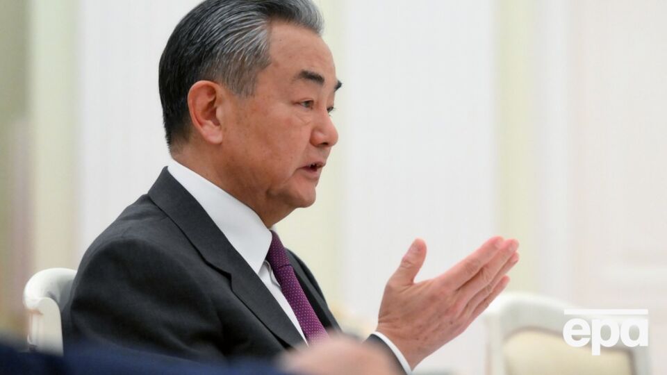 Ван И сказал, что при нынешней турбулентности в мире страны БРИКС должны взять на себя инициативу и стать положительной и конструктивной силой