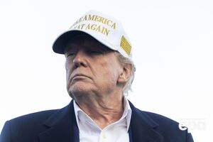 Трамп: Не обязательно на стороне Зеленского, но на стороне Украины – да