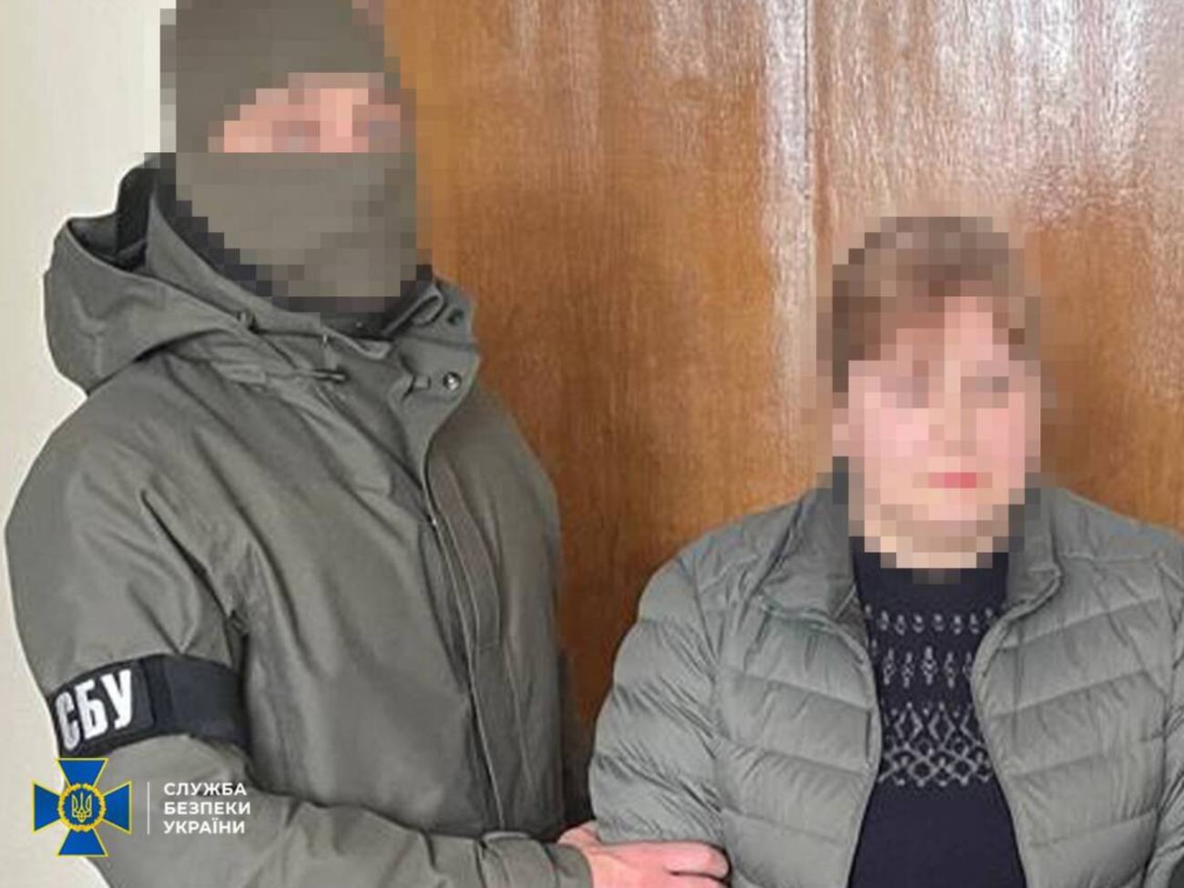 Як поінформували в повідомленні, жінку затримали, коли вона була на нараді зі своїм керівництвом і колегами