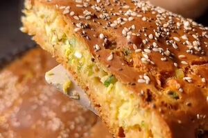 Этот пирог готовят из консервированного тунца