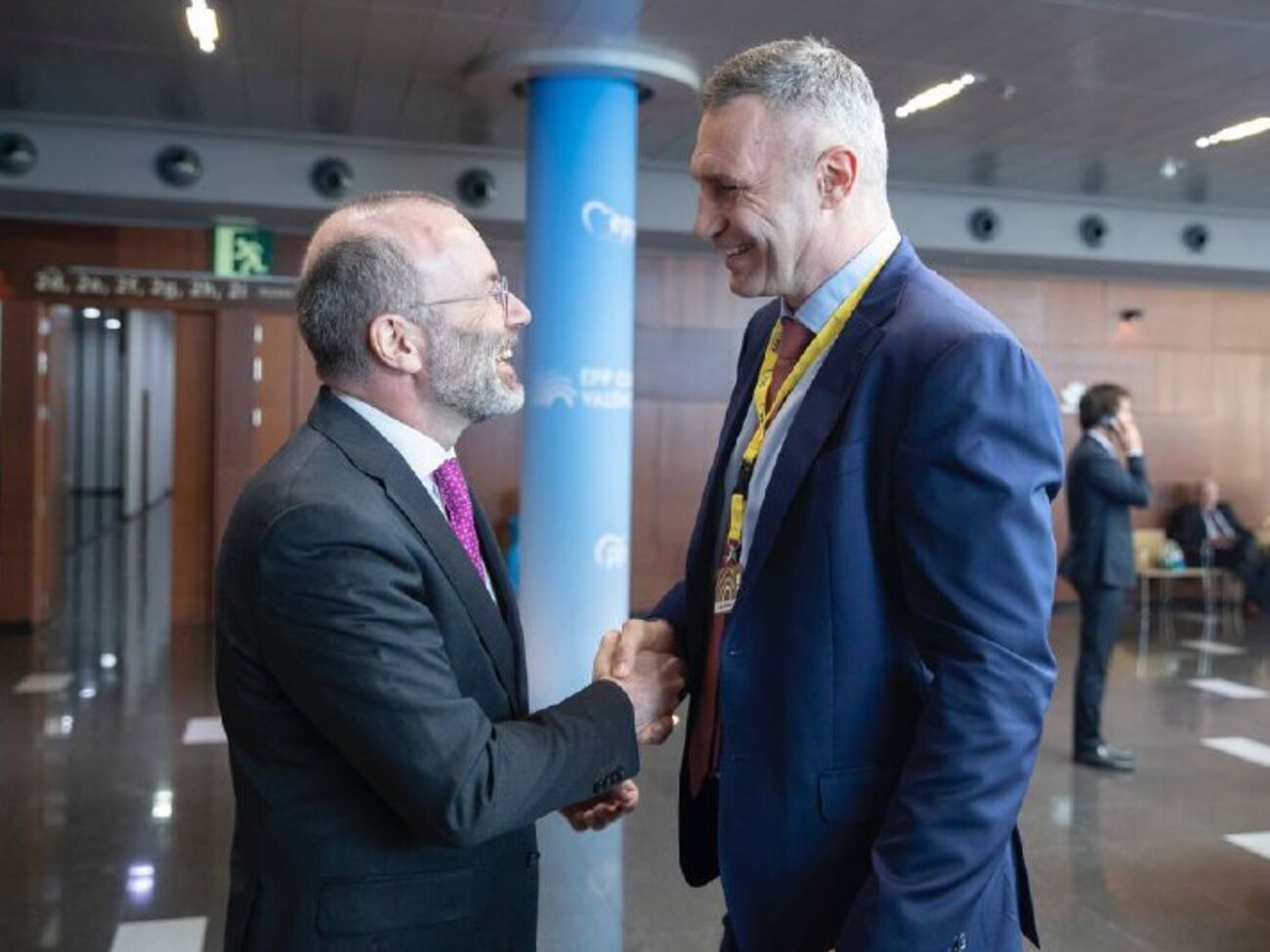 Утром 29 апреля Ткаченко написал в Telegram, что собирает Совет обороны Киева