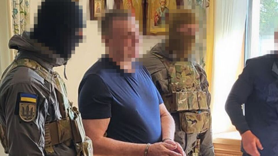Кроме руководителей предприятия, СБУ задержала экс-руководителя военного представительства Минобороны Украины и начальника группы контроля соответствующего подразделения