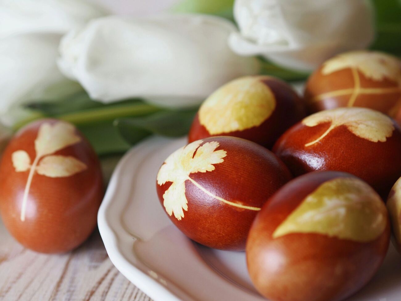 На крашанках утвориться зображення листя