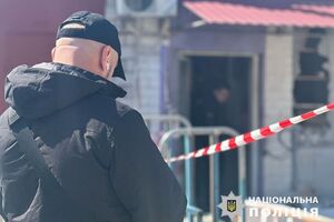 Чоловік біля гаражів підняв невстановлений предмет, обмотаний дротом, і він вибухнув