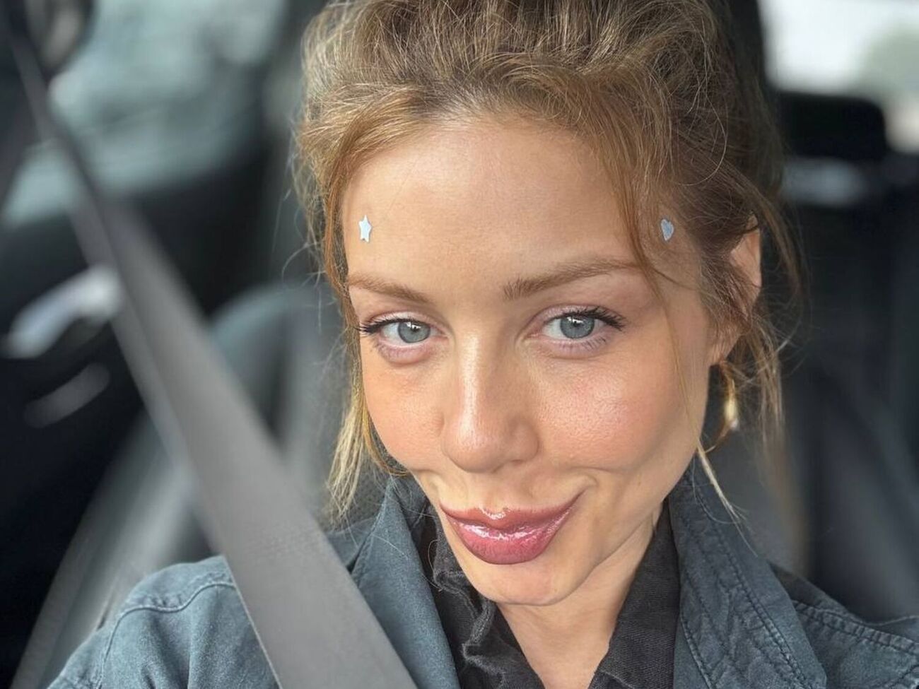 Тіна Кароль важить приблизно 52 кг