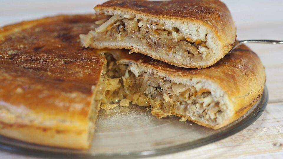 Пирог перед подачей должен немного настояться