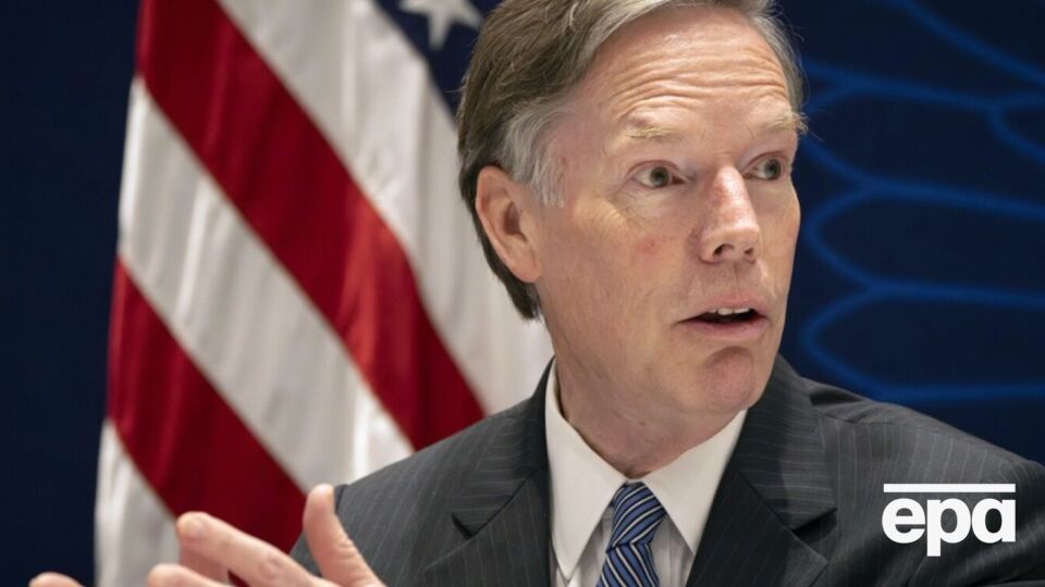 Ограничения ввели перед тем, как Бернс оставил должность посла США в Китае