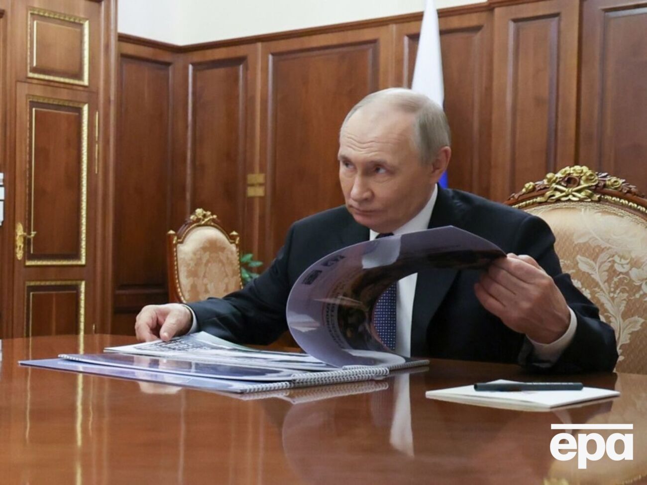 Також Путін не переймається через погрози Трампа запровадити додаткові санкції проти російської нафти, розповіли джерела