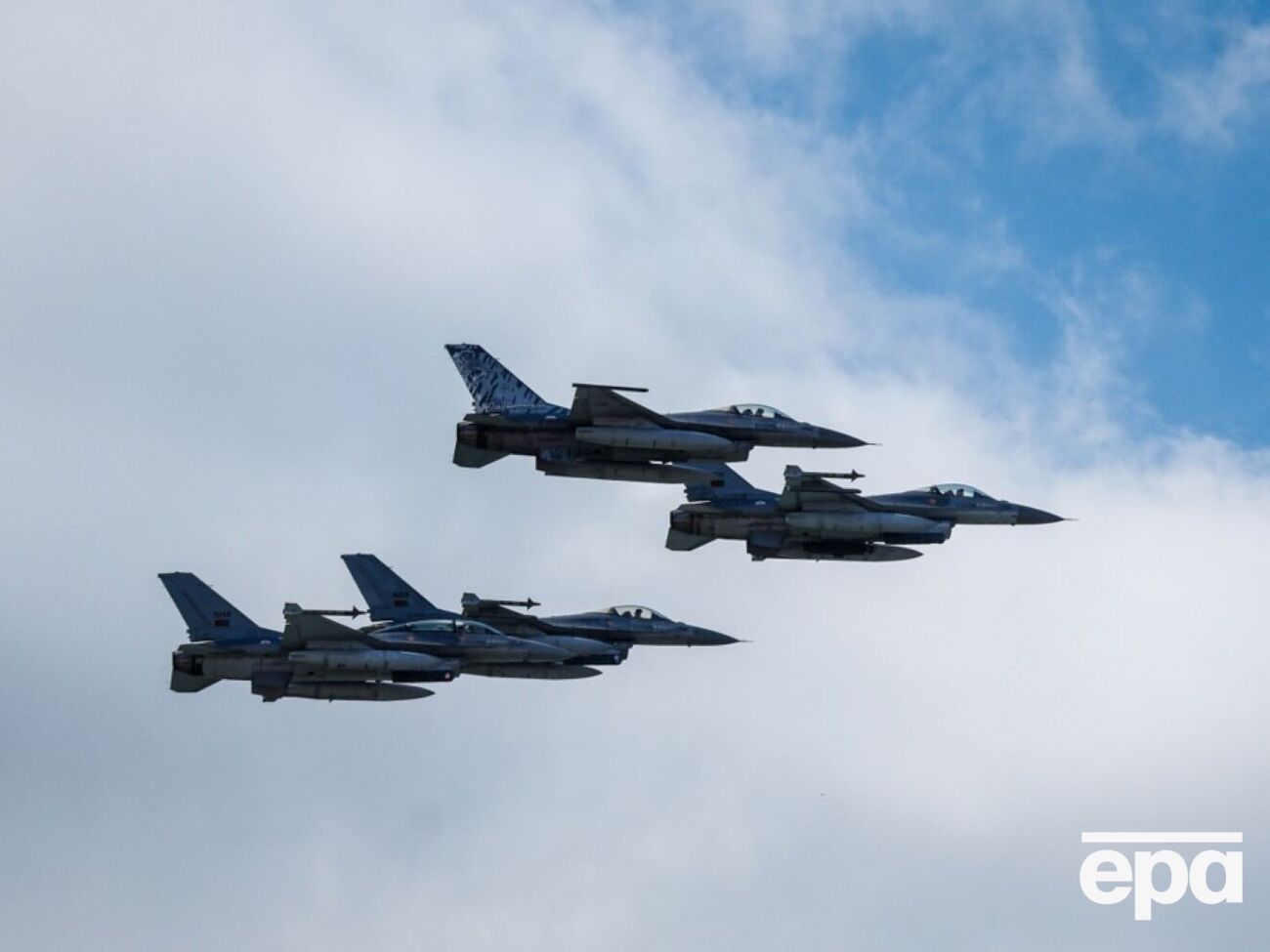 F-16, які є в Україні, відбили велику кількість крилатих ракет і допомогли в наступальних операціях, розповів командувач ЗС США у Європі