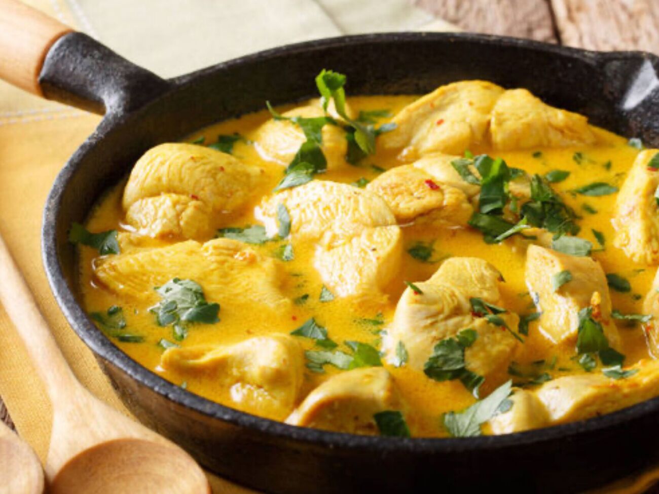 Подливка с куриным филе – вкусное и сытное блюдо