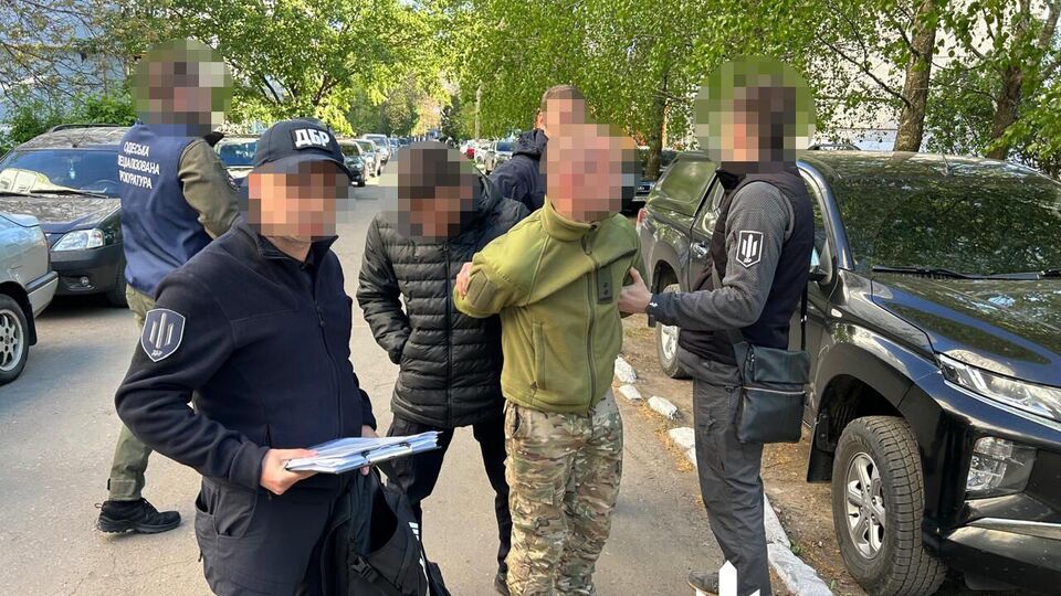 Чиновника задержали в квартире, где, по данным следствия, военные делали ремонт