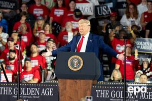 Указы Трампа о смягчении последствий автомобильных тарифов предусматривают дополнительные льготы и послабление в отношении сборов на материалы