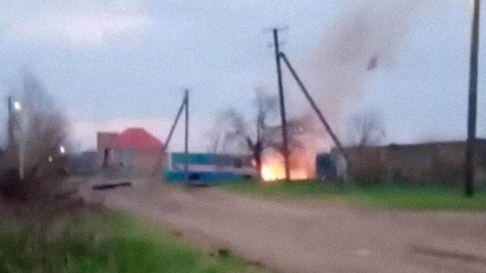 ГУР МО показав вибух автомобіля окупантів