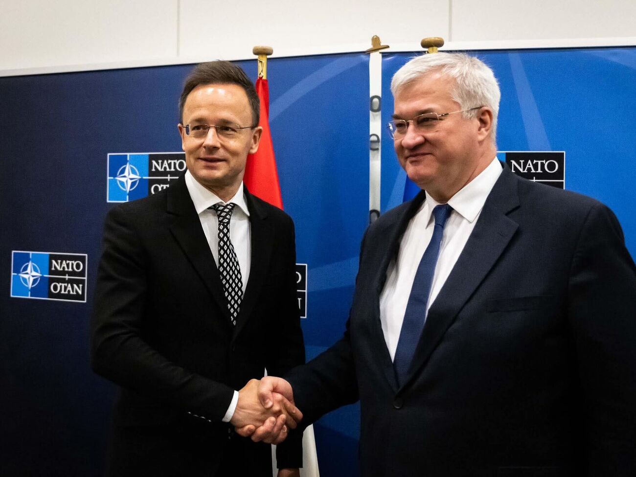 Сибига (на фото справа): Как два соседа оба наших государства заслуживают надежного мира, безопасности и развития