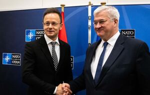 Сибига (на фото справа): Как два соседа оба наших государства заслуживают надежного мира, безопасности и развития