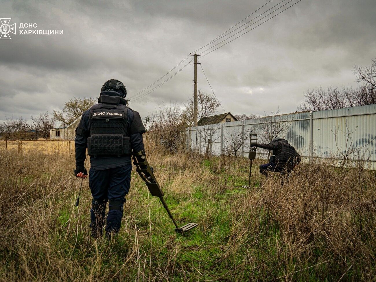 За даними ДСНС, потенційно небезпечними залишається 23% від загальної площі України, ця територія потребує обстеження саперами