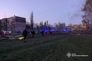 Унаслідок атаки пошкоджень зазнали приблизно 20 будинків, понад 30 автомобілів, заклади освіти й громадського харчування, розповіли в ОВА