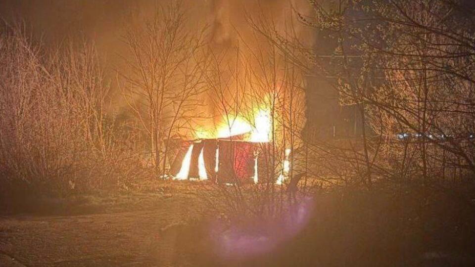 На местах попадания начались пожары
