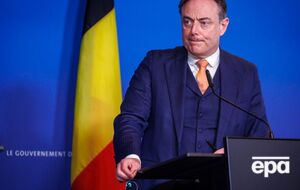 Де Вевер прокоментував державний візит Нетаньяху до Угорщини, яка оголосила про початок виходу з МКС