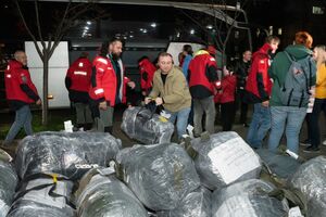 В Киев прибыли полярники, которые находились в Антарктиде от нескольких недель до года