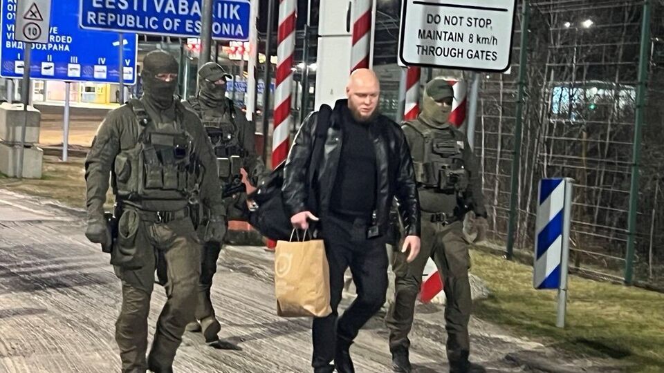 Выслали Горлова 4 апреля