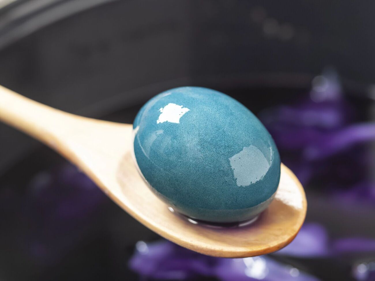 Колір крашанок залежить від тривалості фарбування