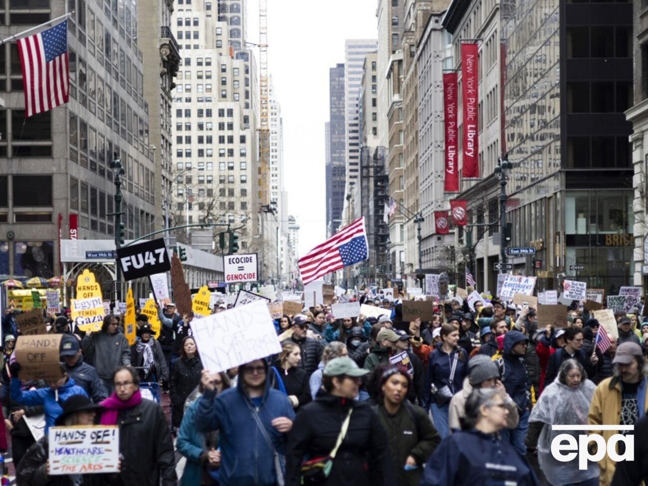 Американцы вышли на протест против Трампа
