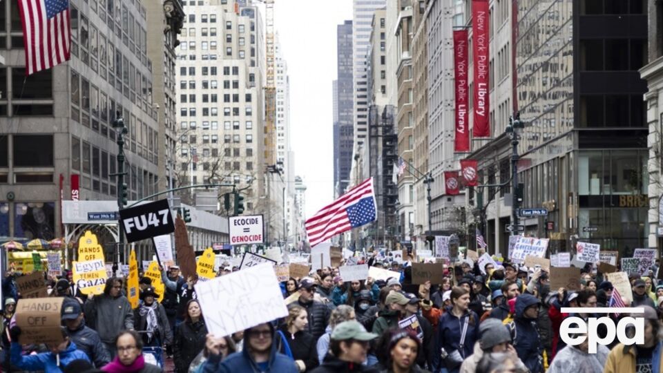 Американцы вышли на протест против Трампа