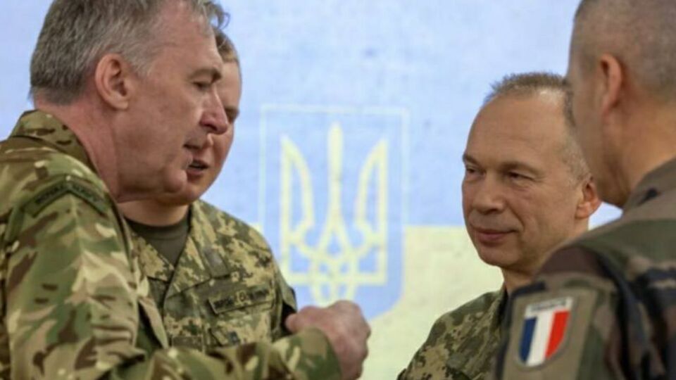 Сирський зустрівся з керівниками штабів армій Франції й Великобританії