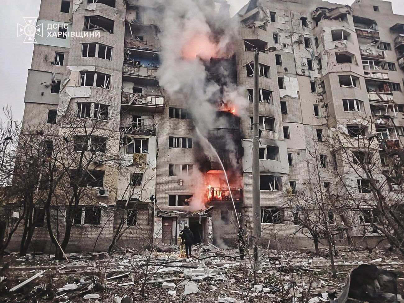 Унаслідок удару пошкоджено й інші будинки в місті