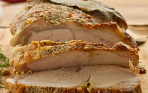 Для страви вам знадобиться 1 кг свинячої корейки