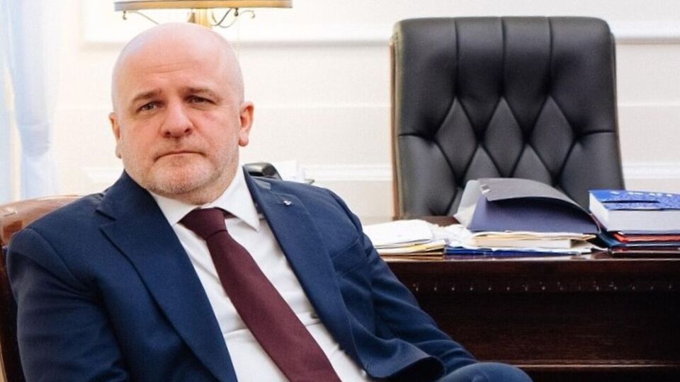 Коваль считает, что юридическое признание Крыма, Донбасса и других частей Украины российскими территориями позволит Путину расширить "имперскую Россию"