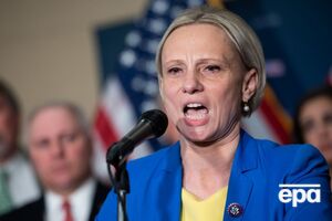 СМИ подчеркивает, что Спартц считает себя прежде всего гражданкой США