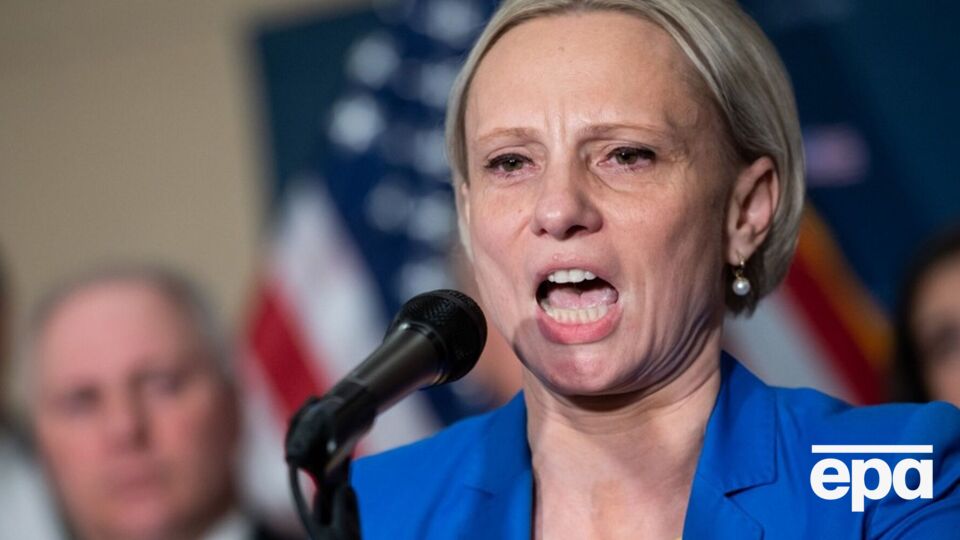 СМИ подчеркивает, что Спартц считает себя прежде всего гражданкой США