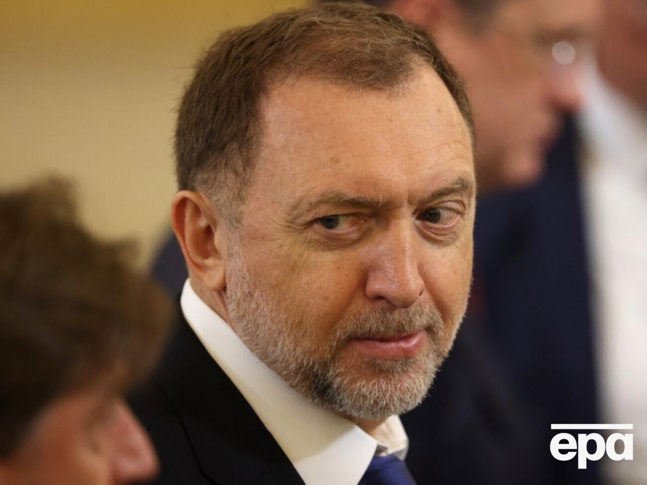 По оценке Forbes, состояние Дерипаски составляет $2,8 млрд