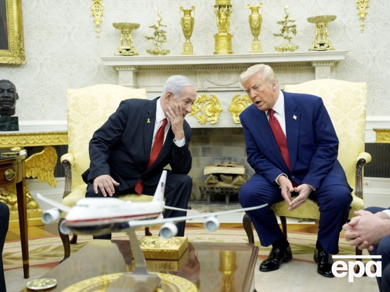 Трамп не планує зупиняти дію тарифів, про які оголосив минулого тижня