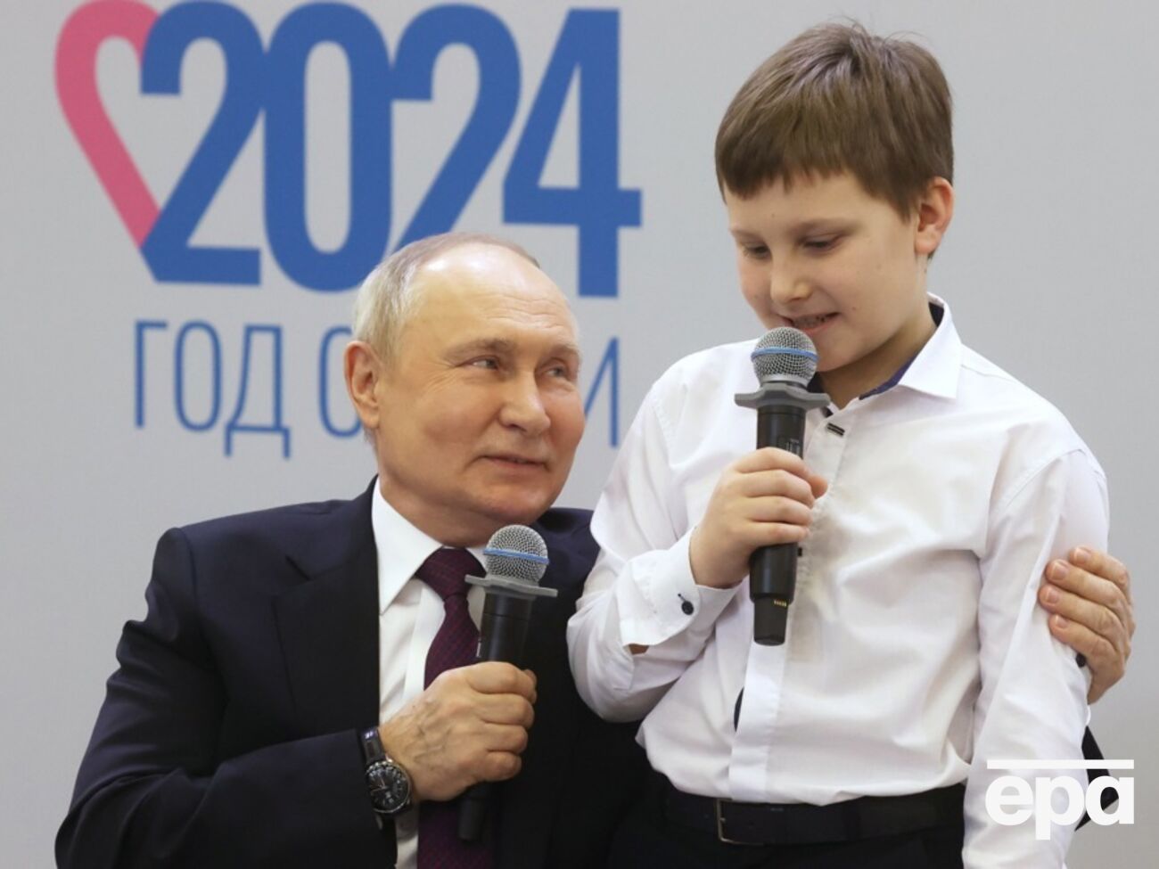 Путин разрешил принимать на работу с 15 лет без согласия родителей