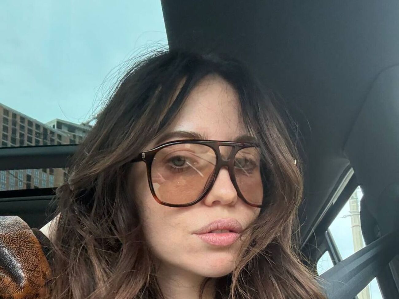 Дорофеева: Мы поем песню, и он мне прямо на сцене говорит: "Я зачисляю тебя на бюджет сразу"