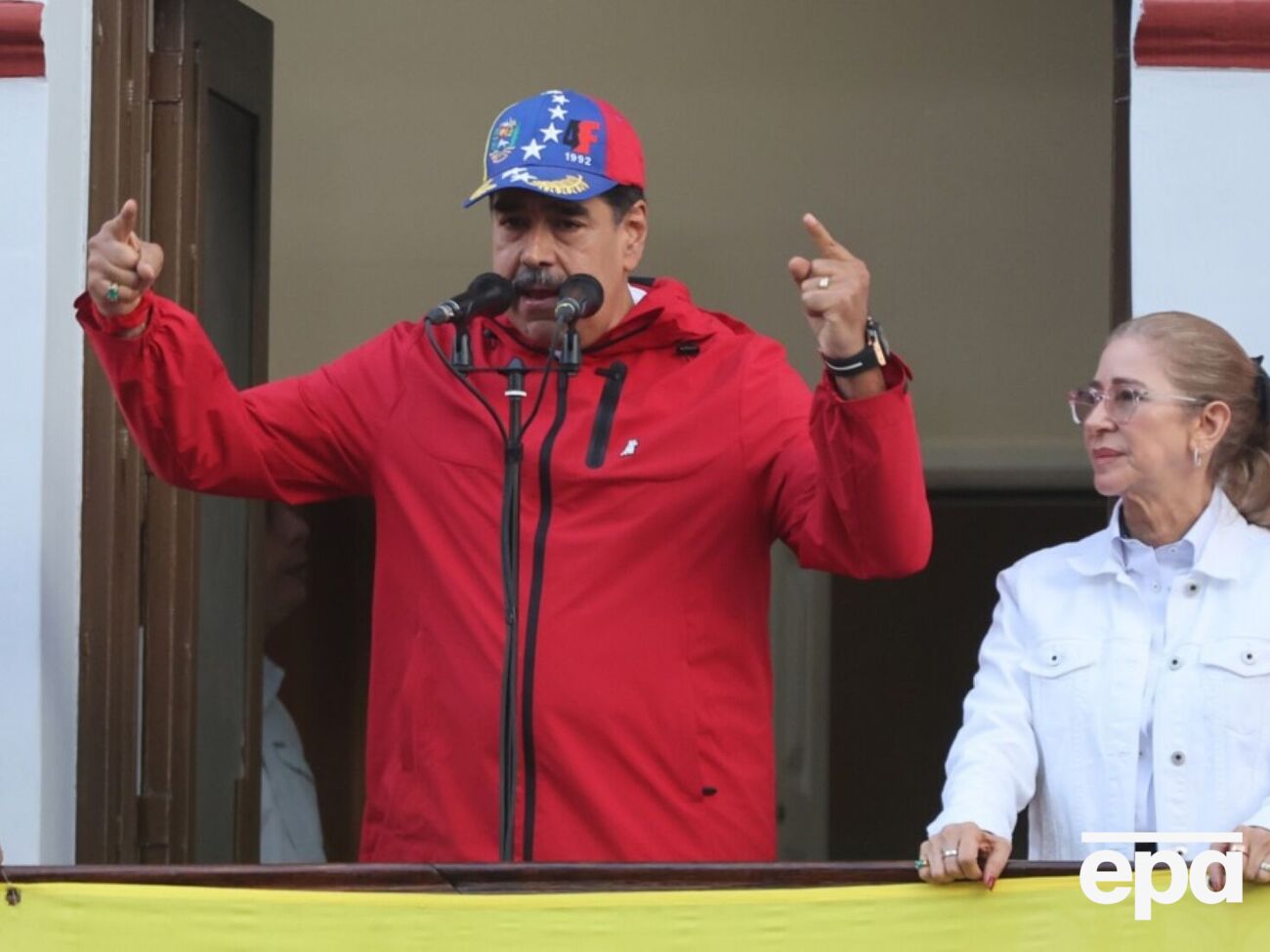 Указ зупиняє стягнення податків, дозволяє користуватися небюджетними коштами й упроваджує механізми імпортозаміщення