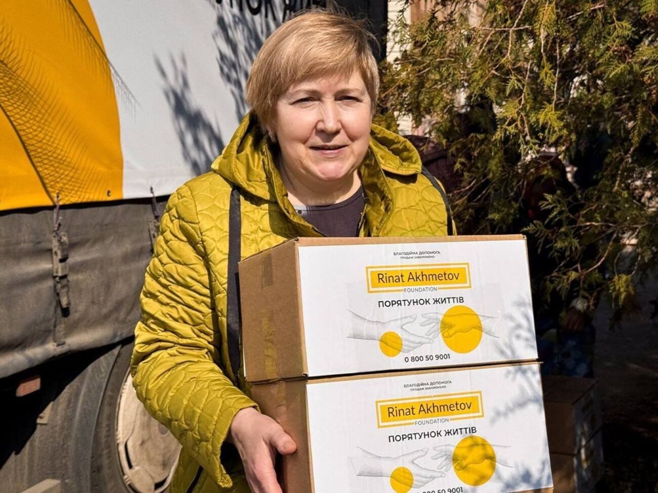 Фонд Рината Ахметова поддерживает переселенцев Сумской области